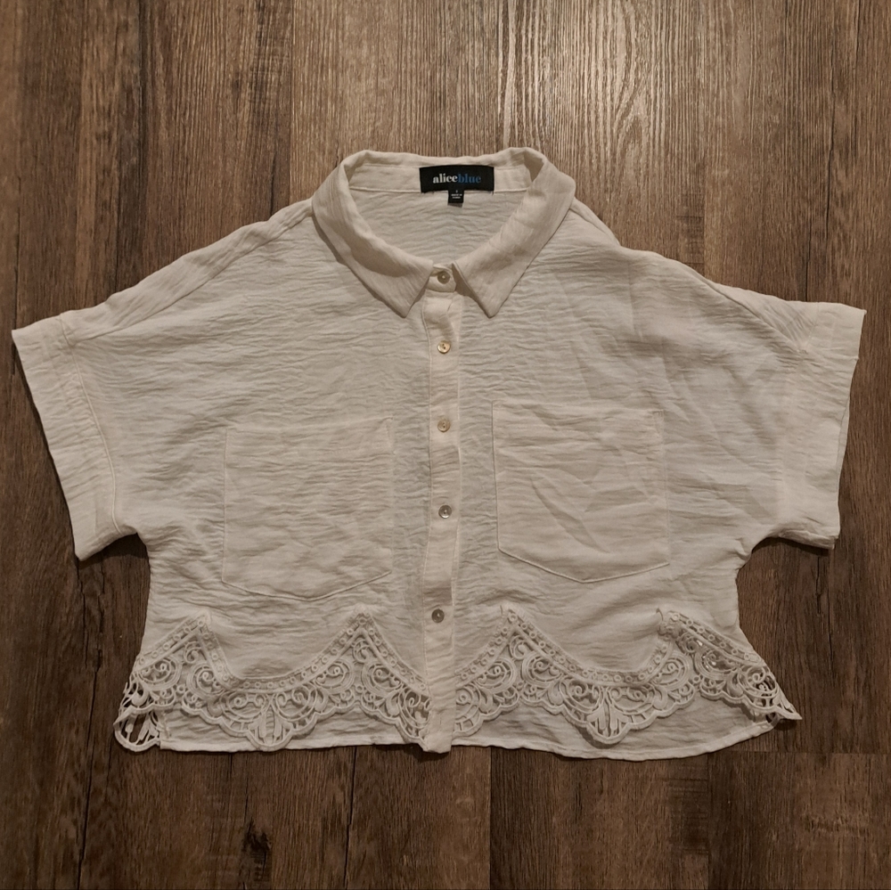 Alice Blue - White Lace-Hem Cropped Button-Up Shortsleeve Top